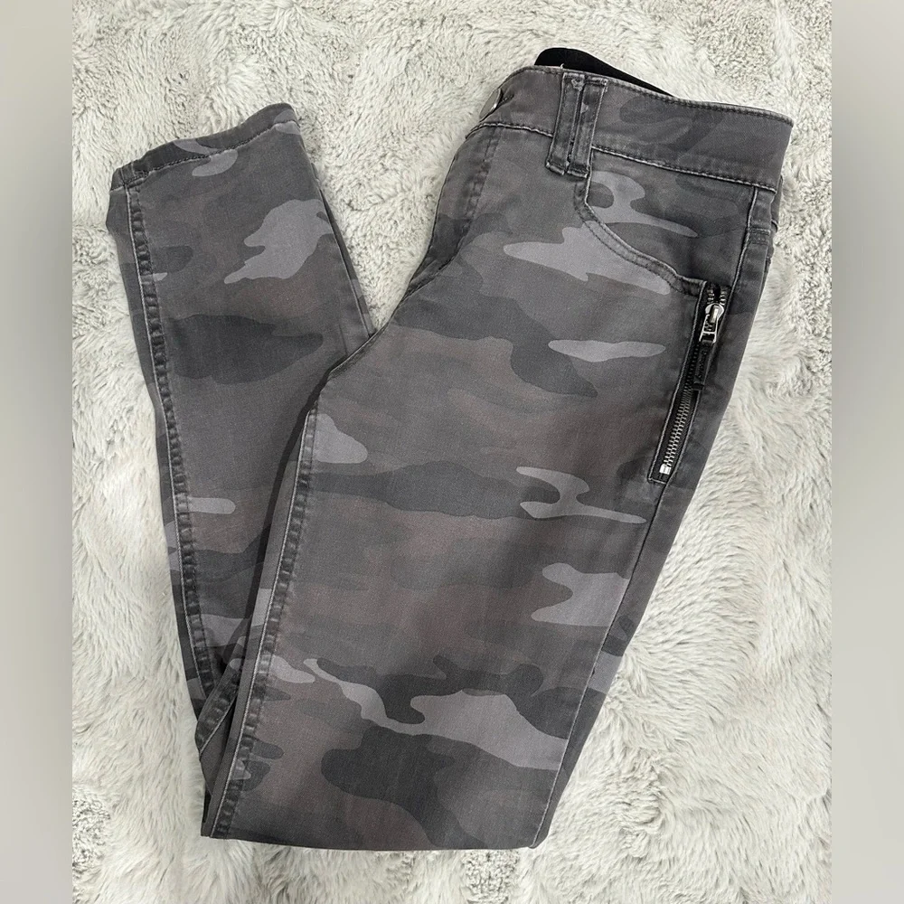 Democracy Ab Technology Gray Camo Skinny Jeans Size 8 | Zip Detail Stretch Denim